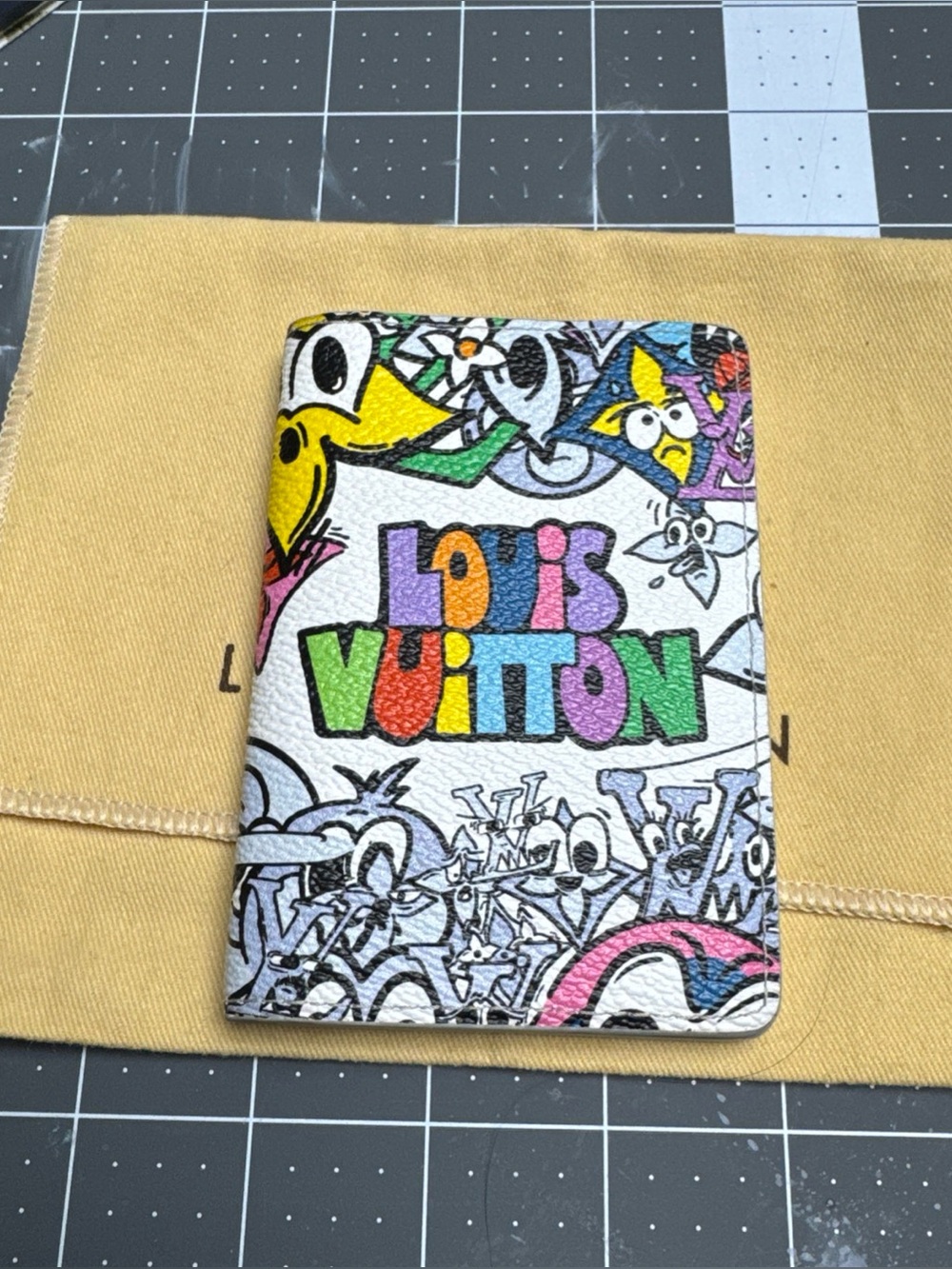 Louis Vuitton x Virgil Abloh graffiti animation pocket organizer